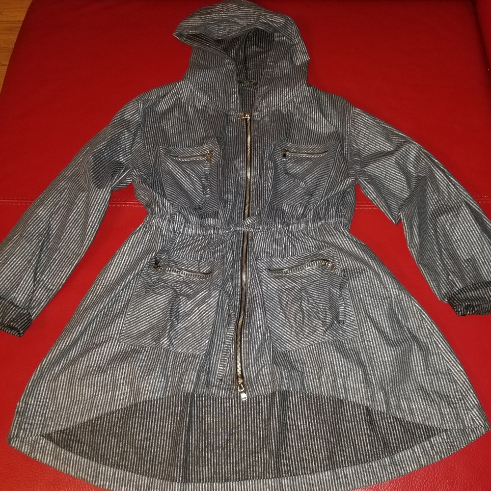 Packable Water proof 0Ultralight Hooded Jacket Rain Coat.